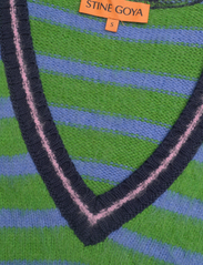 STINE GOYA - Roberta, 1946 Alpaca Stripes Knit - down- & padded jackets - candy stripes - 4