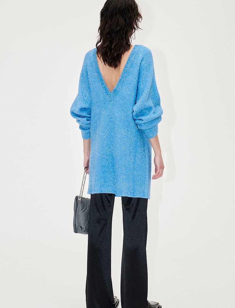 STINE GOYA - Anahita, 1947 Metallic Fluffy Knit - knitted dresses - alaskan blue - 3