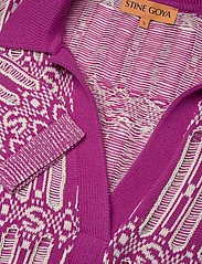 STINE GOYA - SGKiza, 2031 Graphic Knit - pullover - graphic sg logo - 2