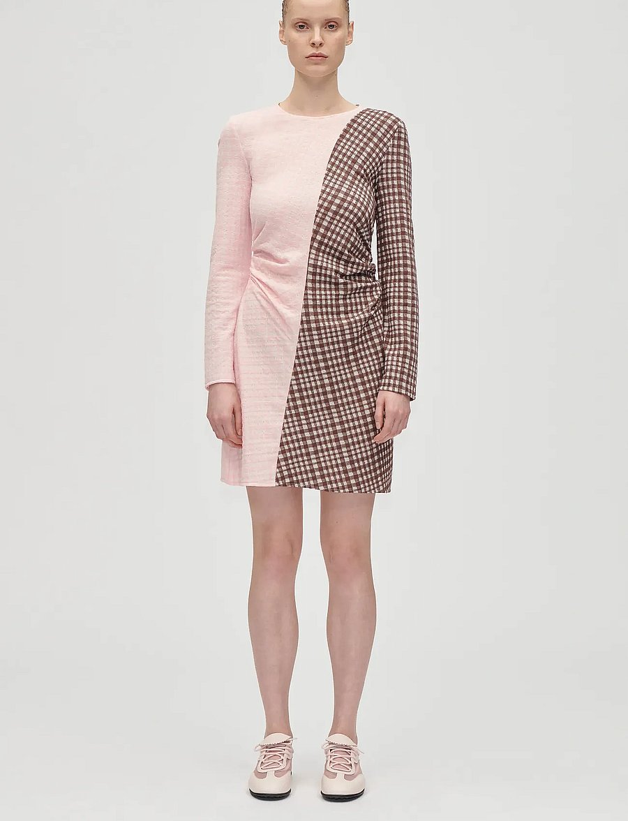 STINE GOYA - 2118 Checkered Jersey, Ruched Waist - kurze kleider - brown and pink checks - 1