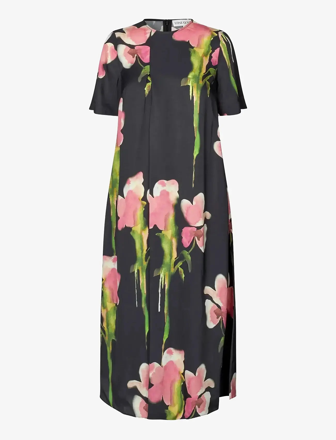STINE GOYA - 2263 Dry Viscose, Flowy Short Sleev - midiklänningar - melting flowers - 1