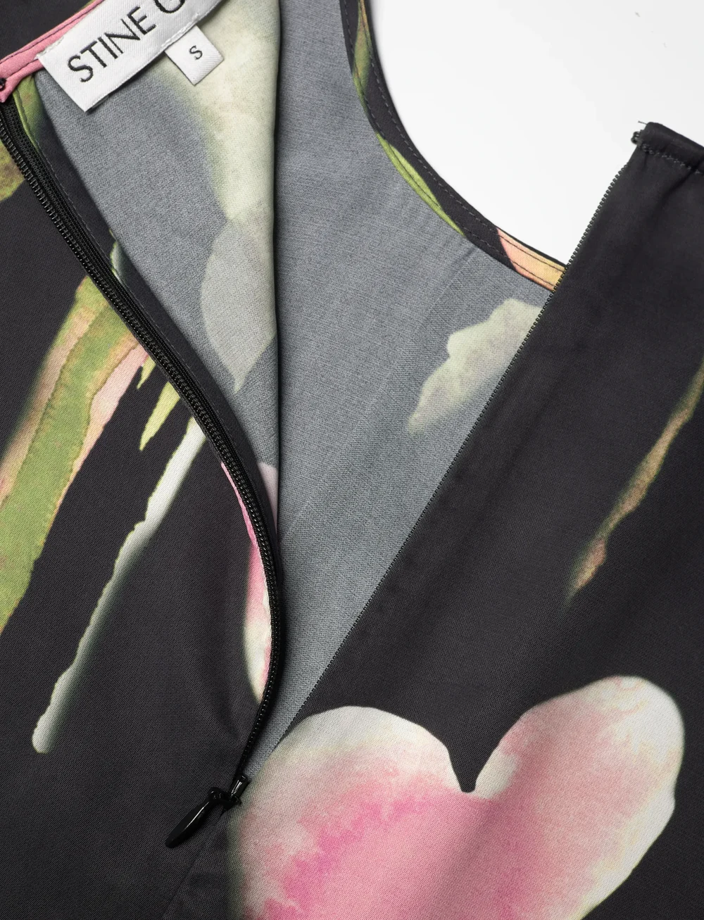 STINE GOYA - 2263 Dry Viscose, Flowy Short Sleev - midiklänningar - melting flowers - 5