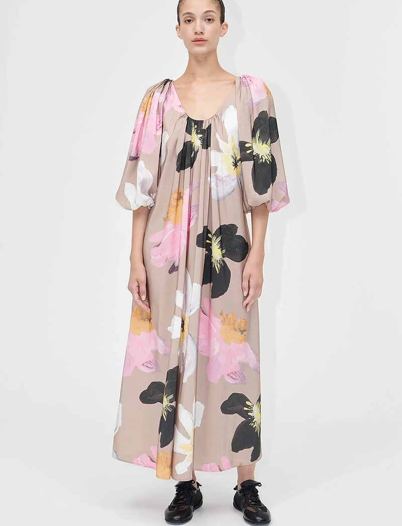 STINE GOYA - 2070 Light Fluid Ecovero, Voluminou - sukienki letnie - wild flowers - 0