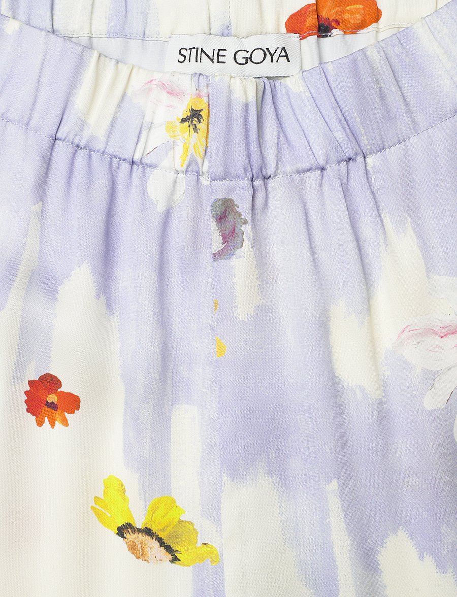 STINE GOYA - 2263 Dry Viscose, Elasticated Long - wijde broeken - skyfall flowers - 5