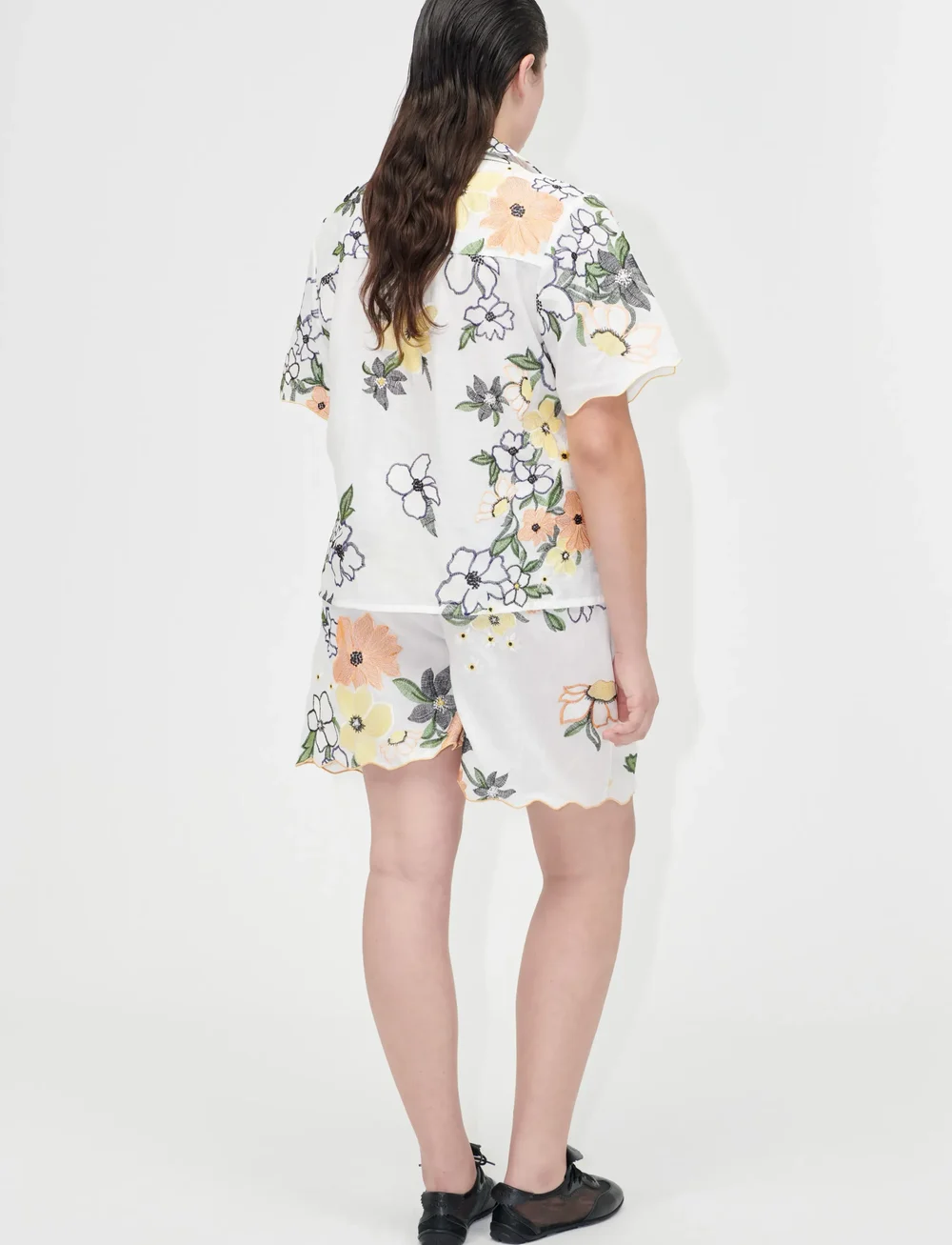 STINE GOYA - 2133 Tencel, Scalloped Elasticated - casual shorts - wild flowers embroidery - 3