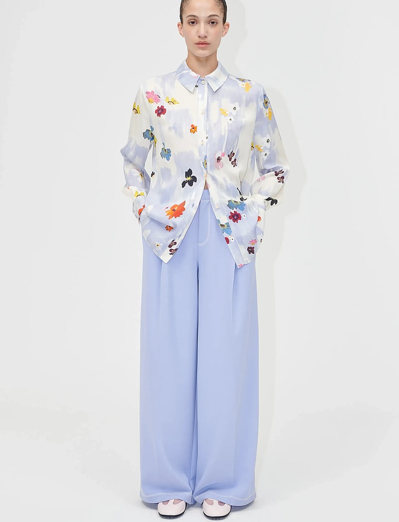 STINE GOYA - 2263 Dry Viscose, Long Sleeve Shirt - langärmlige hemden - skyfall flowers - 0