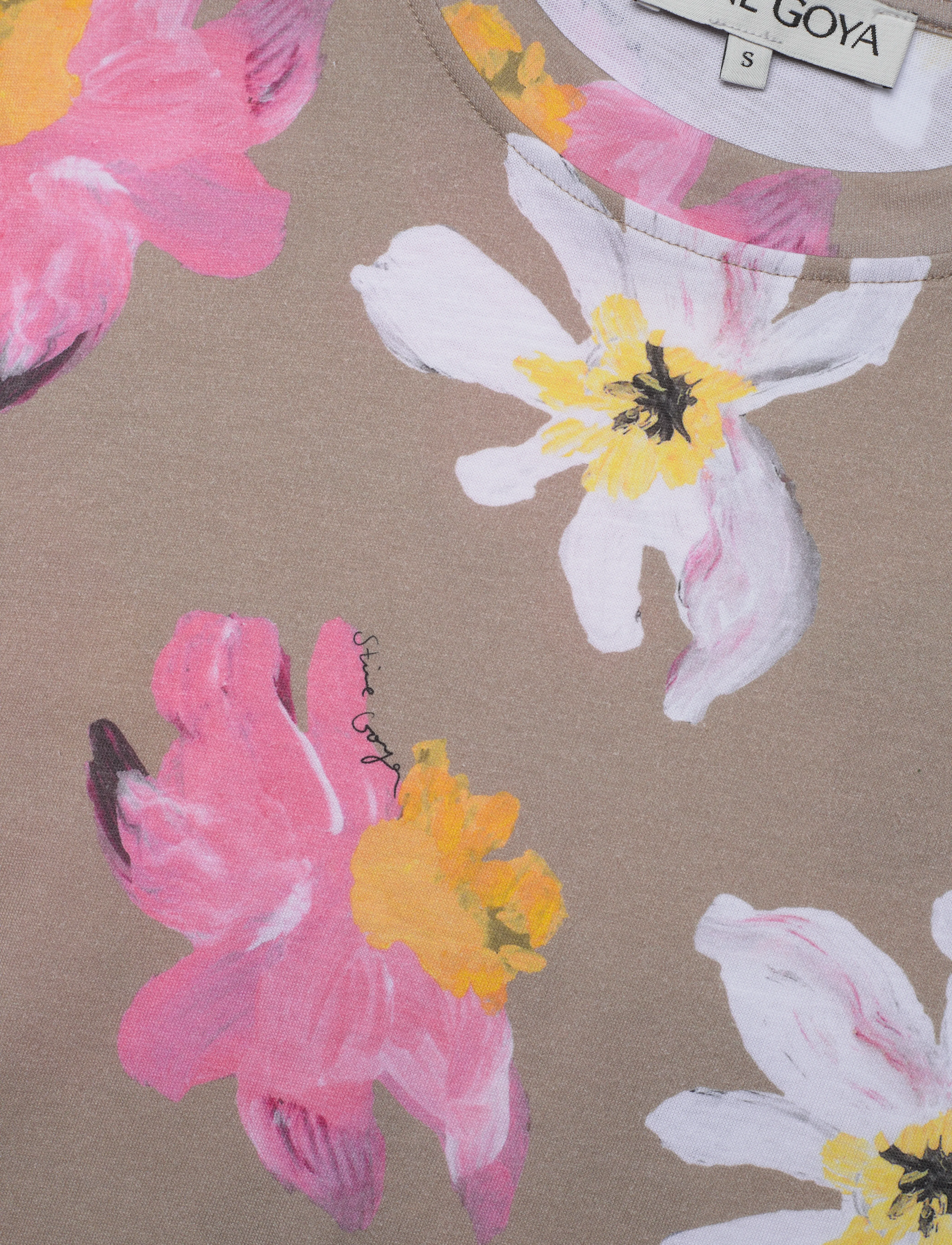 STINE GOYA - 2243 Light Jersey, Short Sleeve T-S - t-shirts - wild flowers - 4