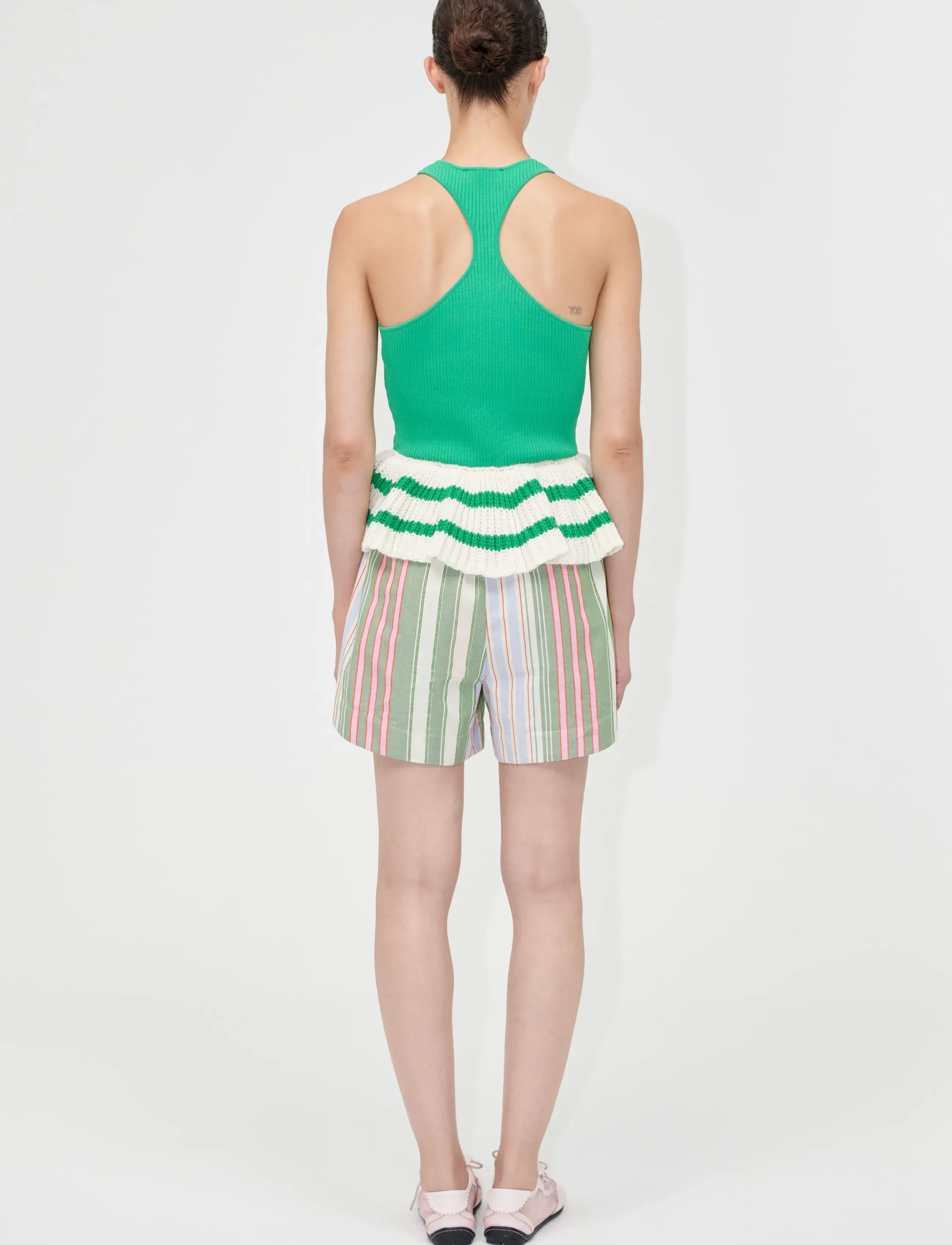 STINE GOYA - 2383 Lightweight Knit, Ruffle Tank - mouwloze tops - green stripes - 3