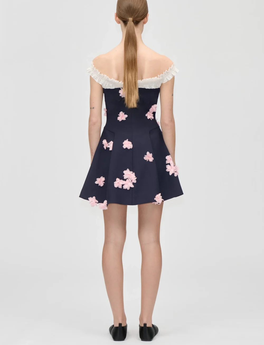 STINE GOYA - 2330 Double Sided Crepe, Off Should - sommarklänningar - pink petunia - 3