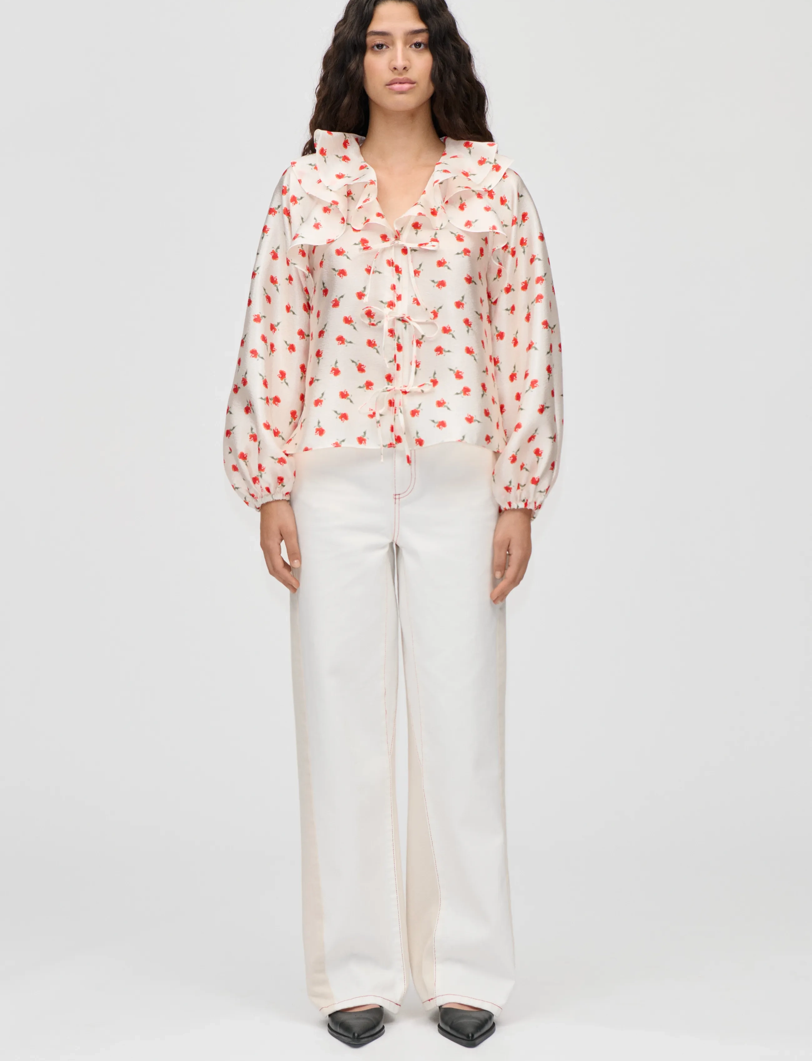 STINE GOYA Flat Textured Poly, Multi Ruffle Raglan Top, XS, Shirts, Weiß - Long-sleeved, Frauen