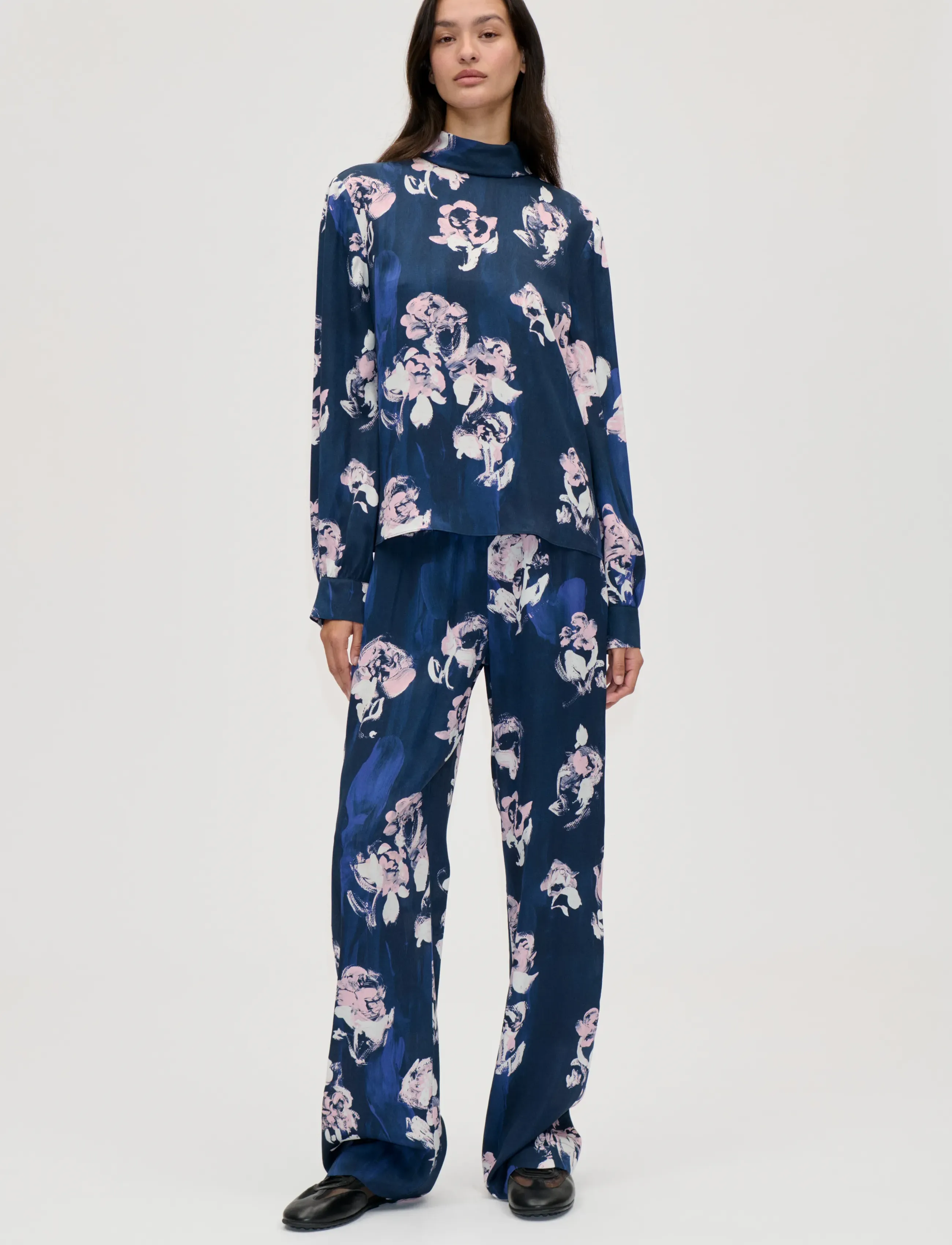 STINE GOYA 2263 Dry Viscose, Elasticated Long - Fashion Trends - BLUSH ROSES ON INDIGO / navy