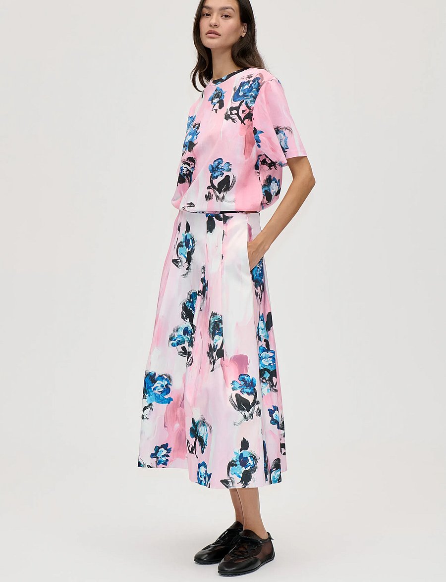 STINE GOYA - 2574 Cotton Mix Duchess, Voluminous - midi skirts - blue roses on blush - 0