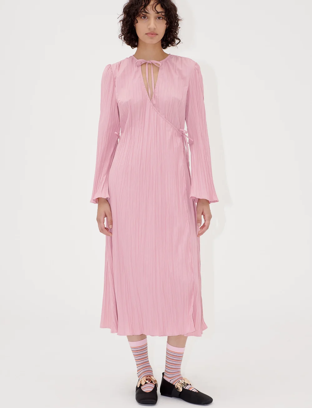 STINE GOYA - 2342 Pleated Poly, Long Sleeve Wrap - midiklänningar - pink nectar - 2