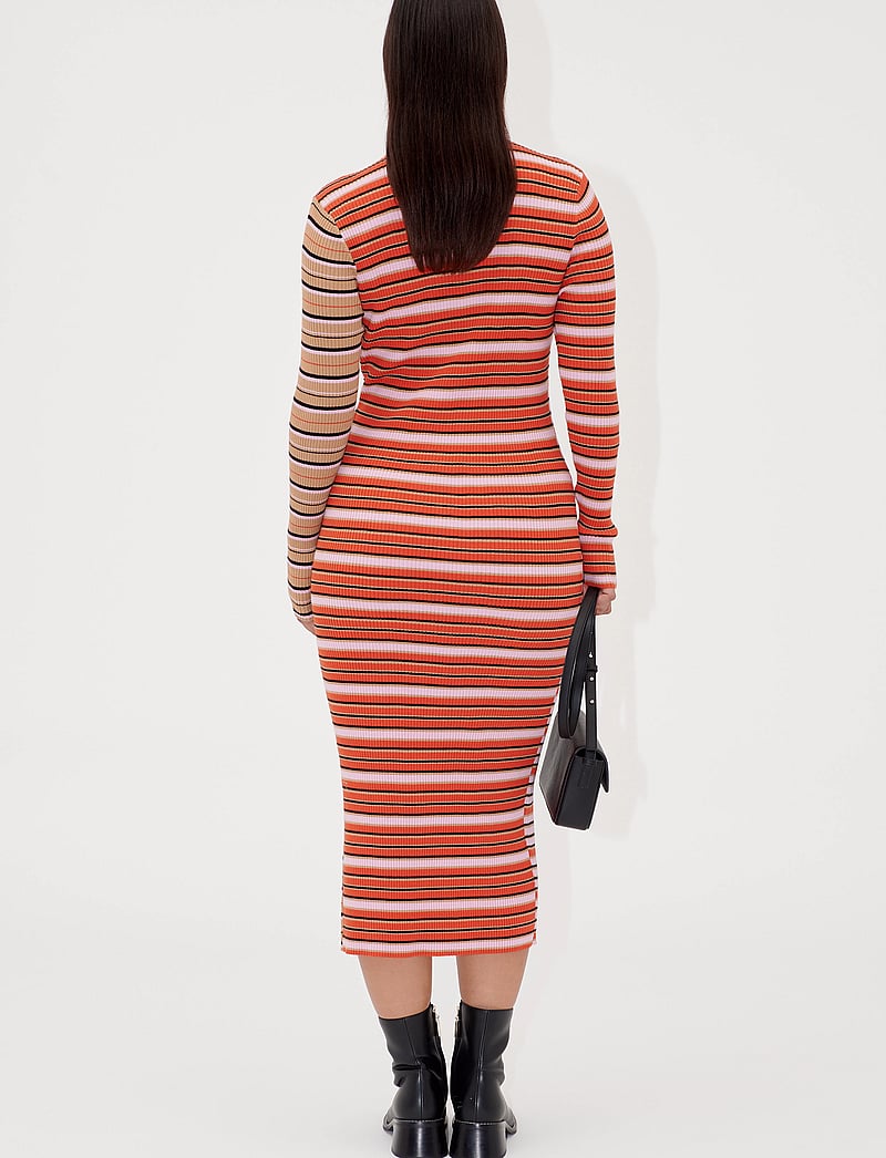 STINE GOYA - 2356 Soft Rib, Long Sleeve Knit Dre - knitted dresses - cream stripes / pink stripes - 3