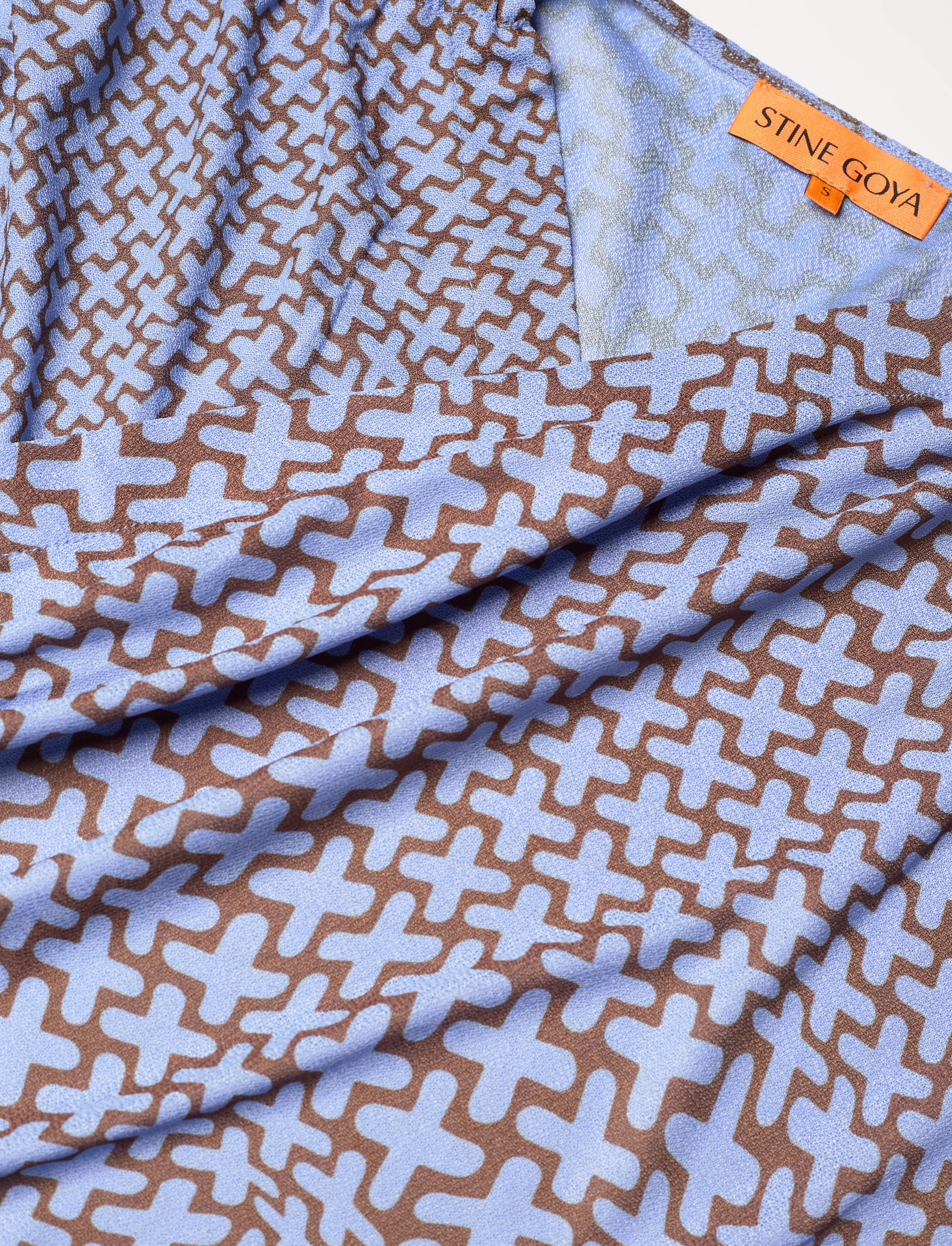 STINE GOYA - 2245 Dry Jersey, Wrap Front Gathere - langärmlige blusen - graphic weave - 4