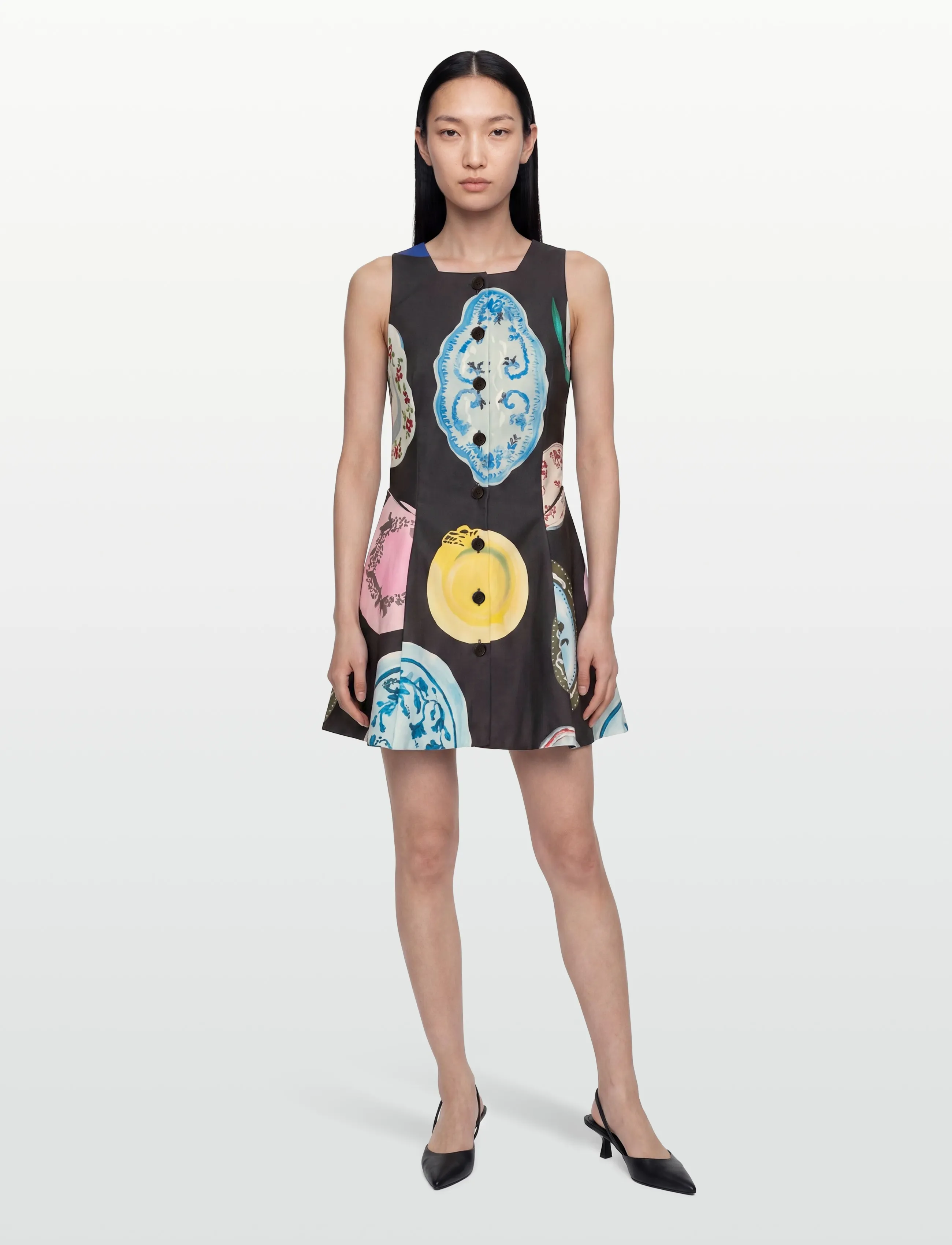 STINE GOYA Double Sided Crepe, Sleeveless Button-Up Mini Dress - Kjoler - THE PLATERA / brown