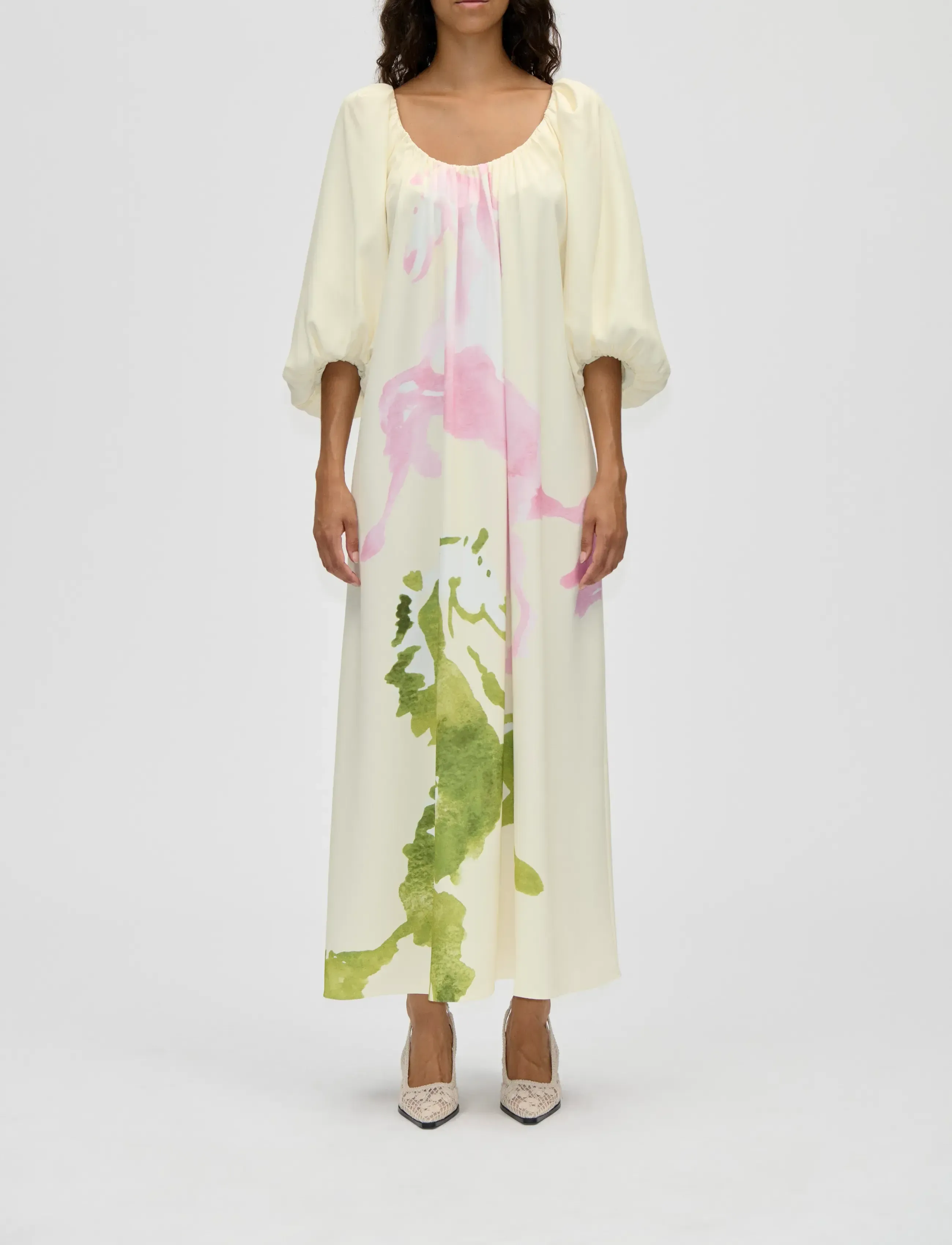STINE GOYA Heavy Crepe, Romantic Voluminous Sleeve Dress - Kleider - HORSES / cream