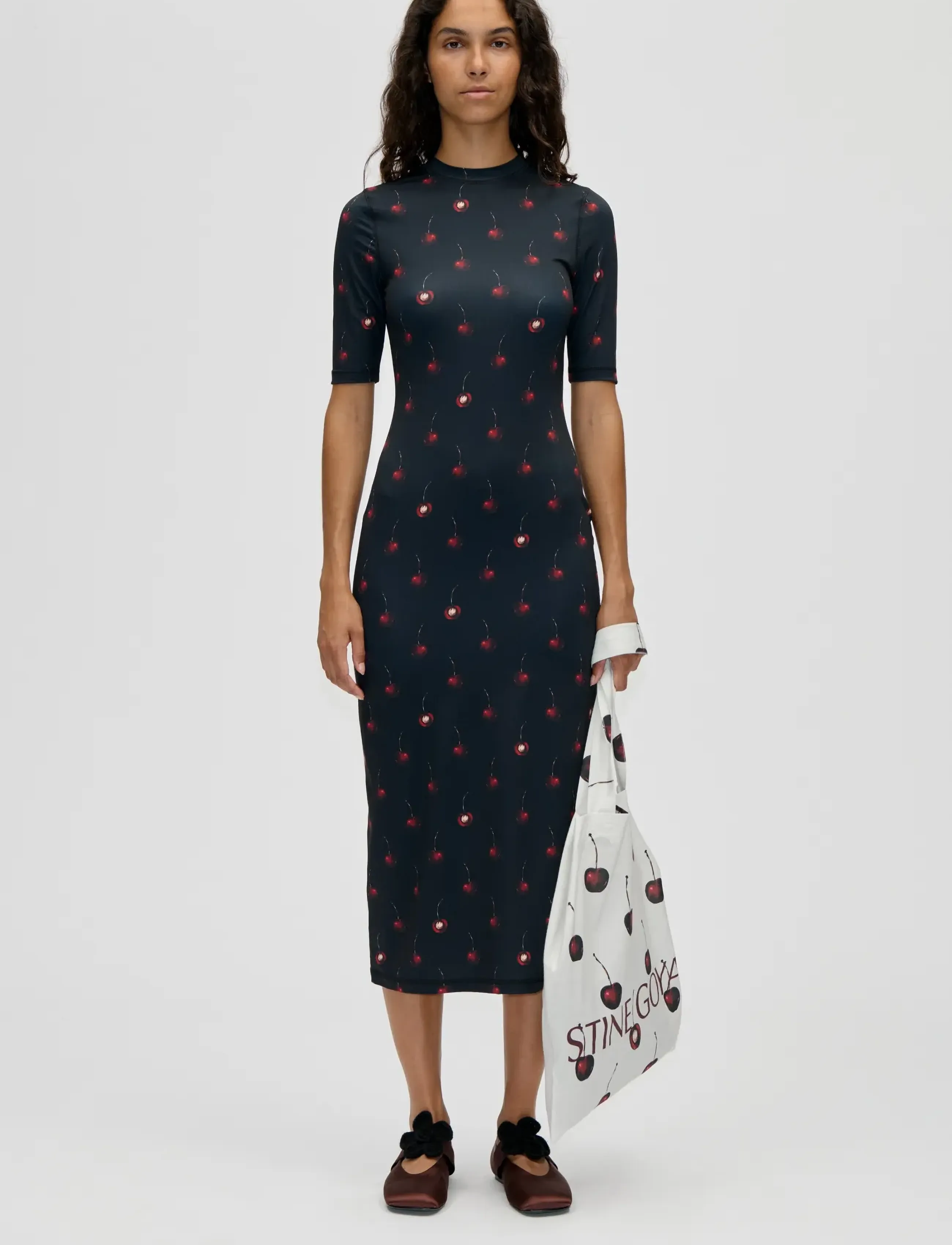 STINE GOYA Stocking Jersey, Short Sleeve Crewneck Midi Dress - Neue Mode - CHERRIES / navy