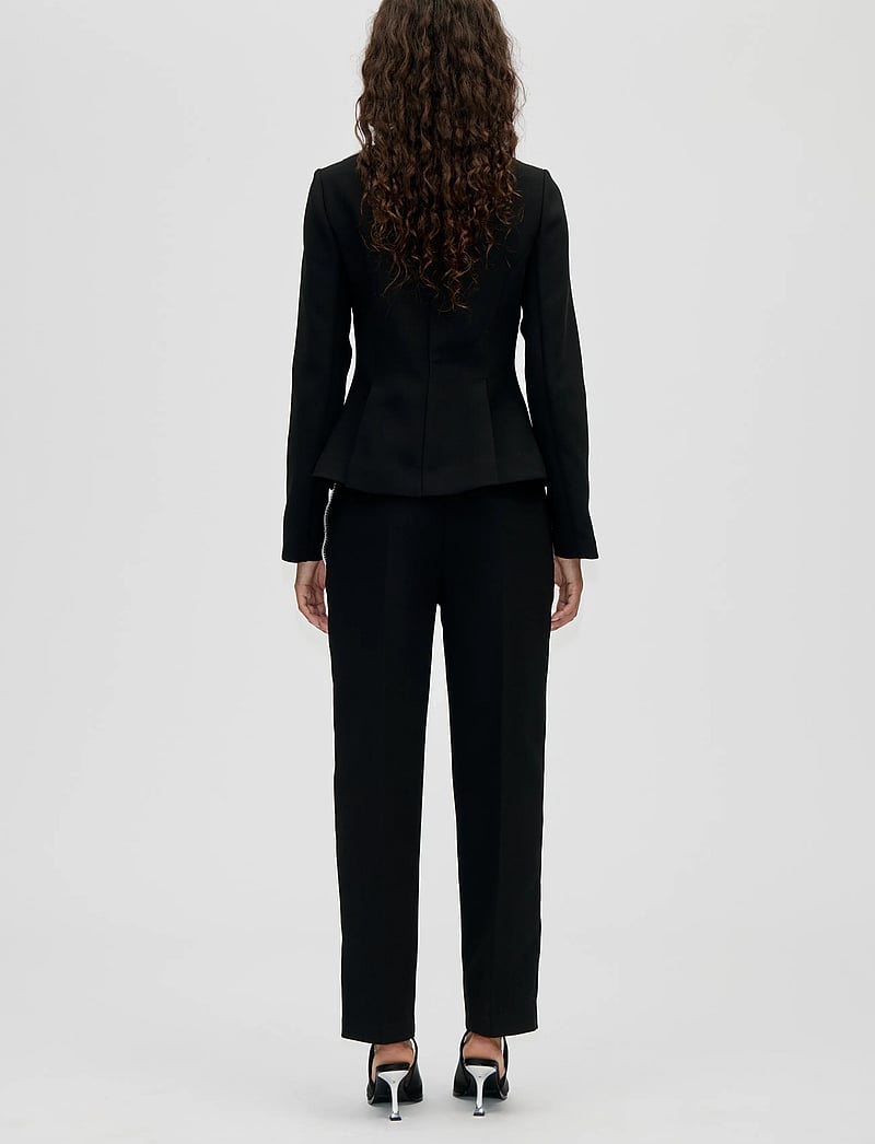 STINE GOYA - Structured Crepe, Square Neckline Tailored Jacket - forårsjakker - black - 3