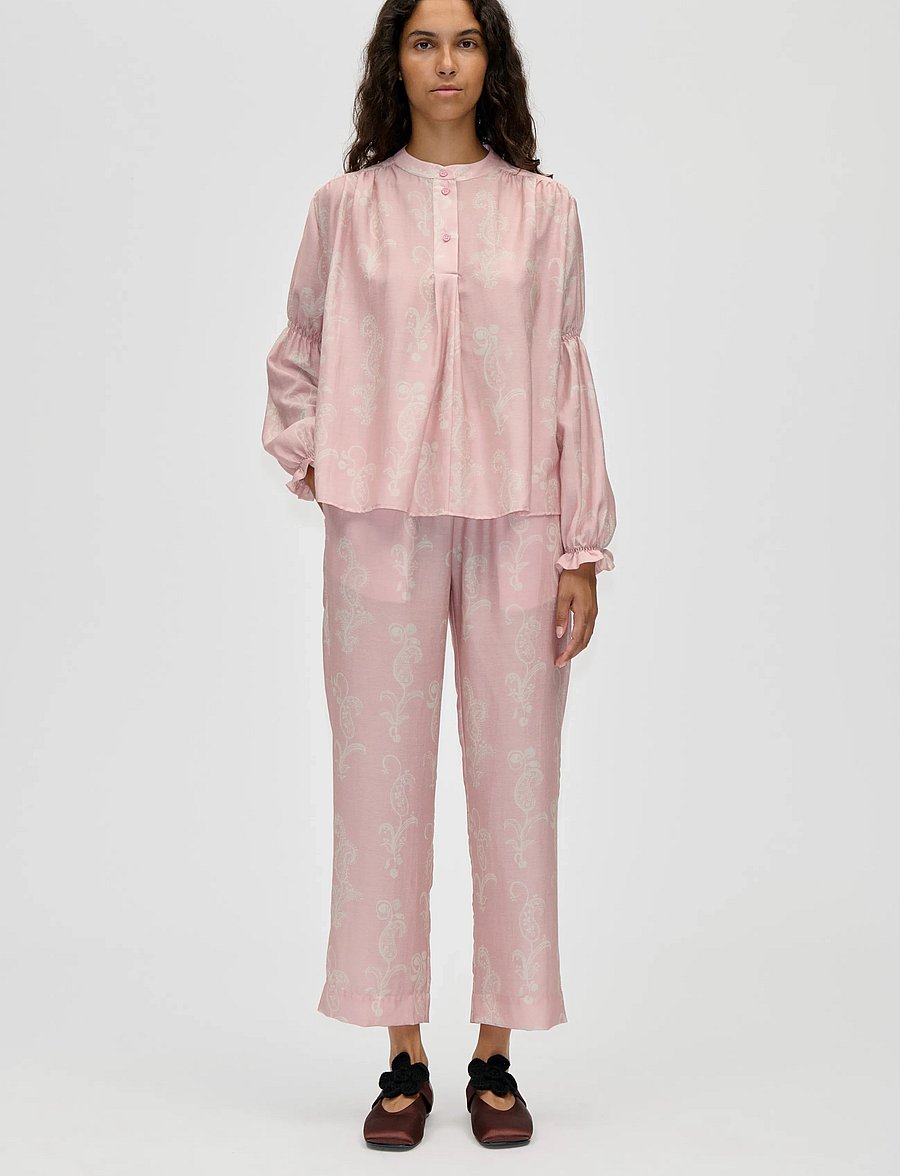 STINE GOYA - Tencel, Elasticated Waistband Cropped Pants - bukser med lige ben - cherries on a paisley - 0