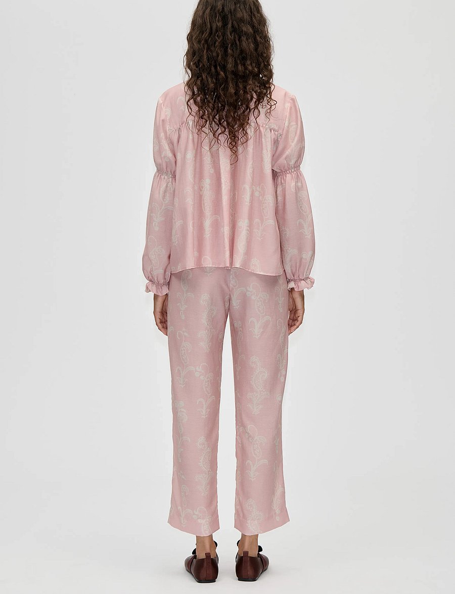 STINE GOYA - Tencel, Elasticated Waistband Cropped Pants - bukser med lige ben - cherries on a paisley - 3