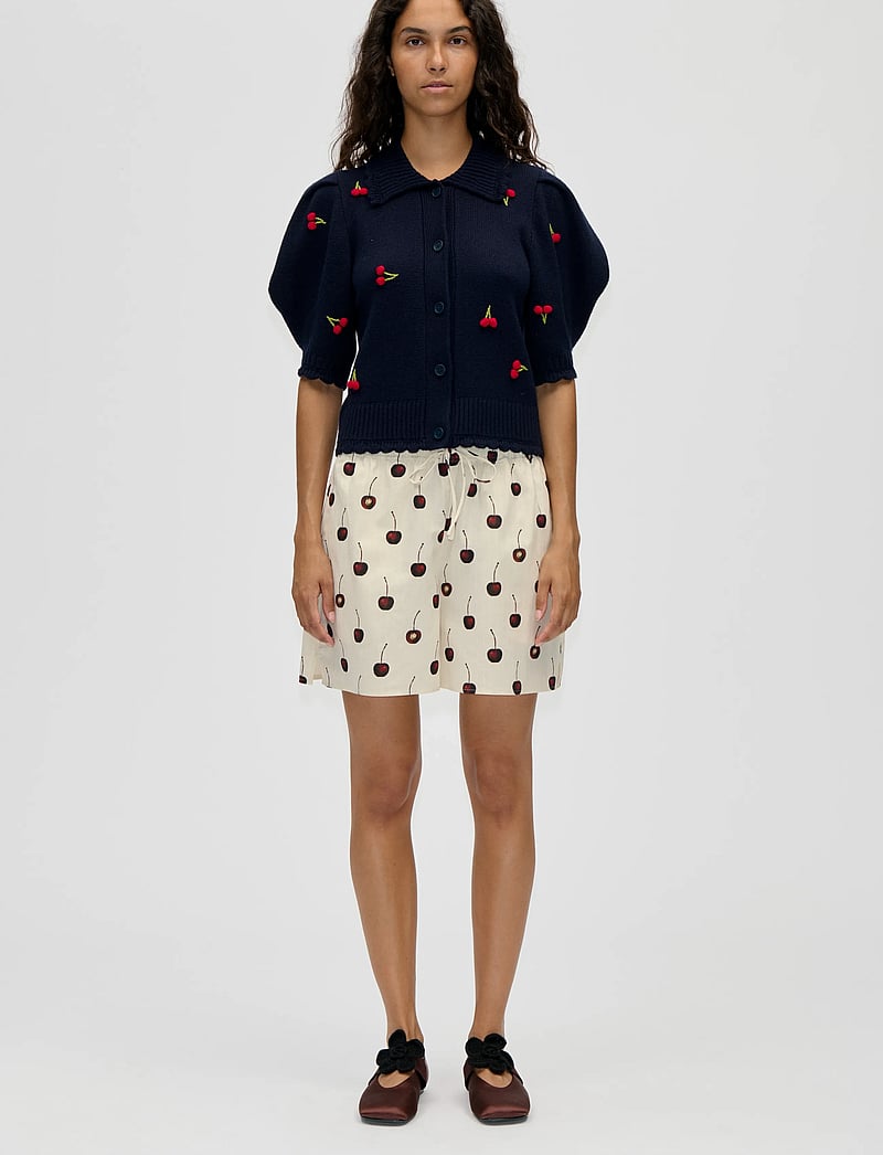 STINE GOYA - Crisp Stripe Shirting, Elasticated Waistband Shorts - casual shorts - cherries - 0