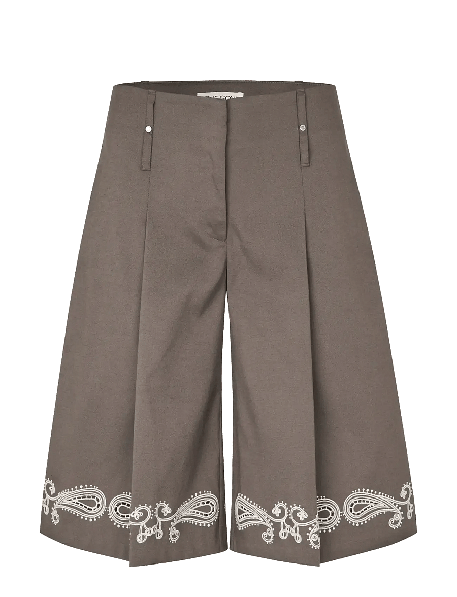 STINE GOYA - Embroidered Canvas, Pleated Eyelet Bermuda - bermudas - cherries on a paisley - 1