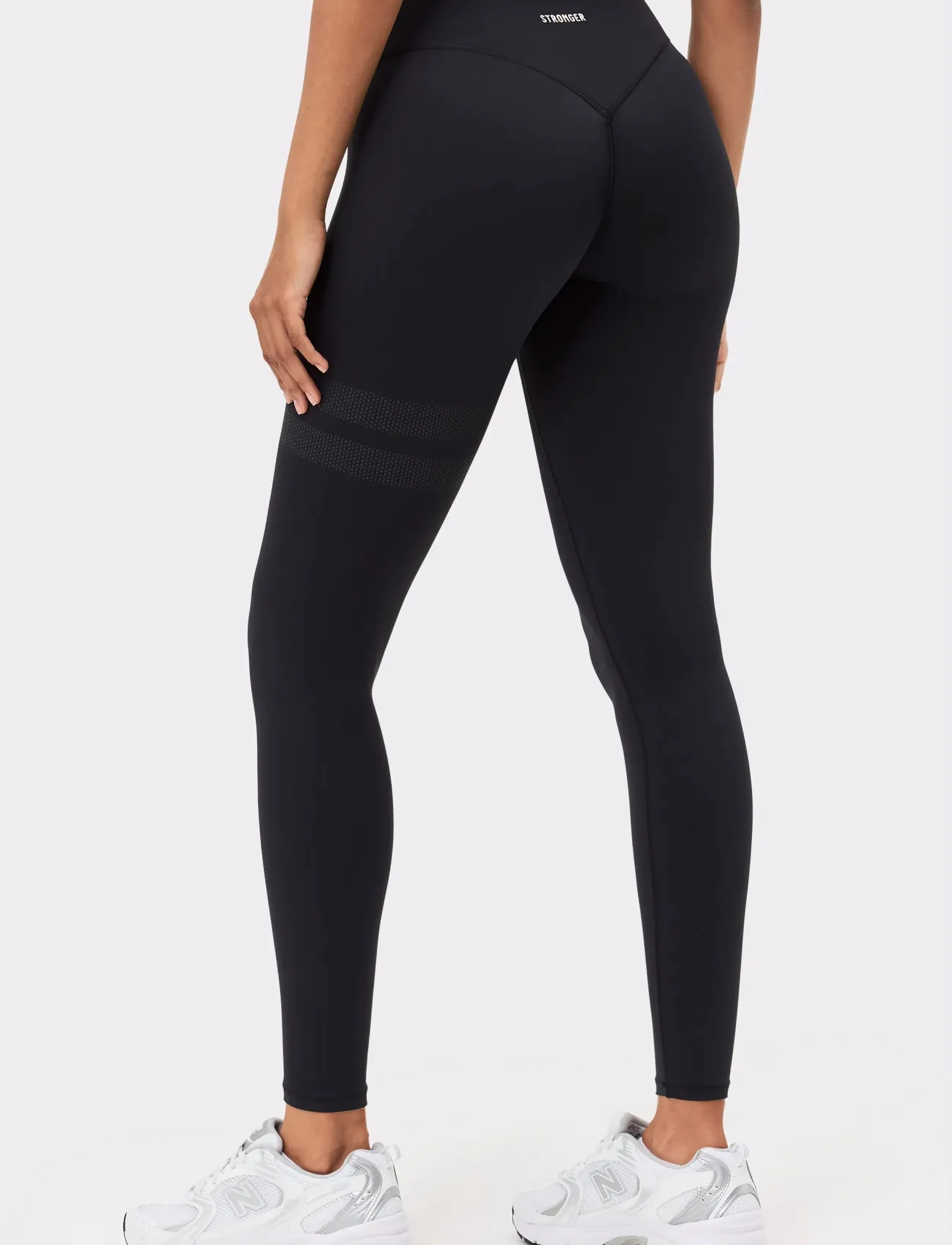 STRONGER The Signature One Contour Leggings, S, Sport Tights, Schwarz - Seamless Frauen