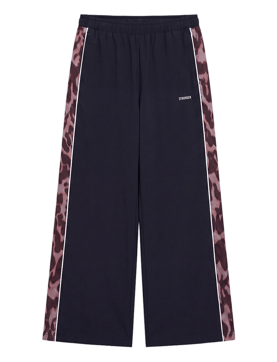 STRONGER - Breezy Woven Pants - trainingshosen - black/leo rush - 1