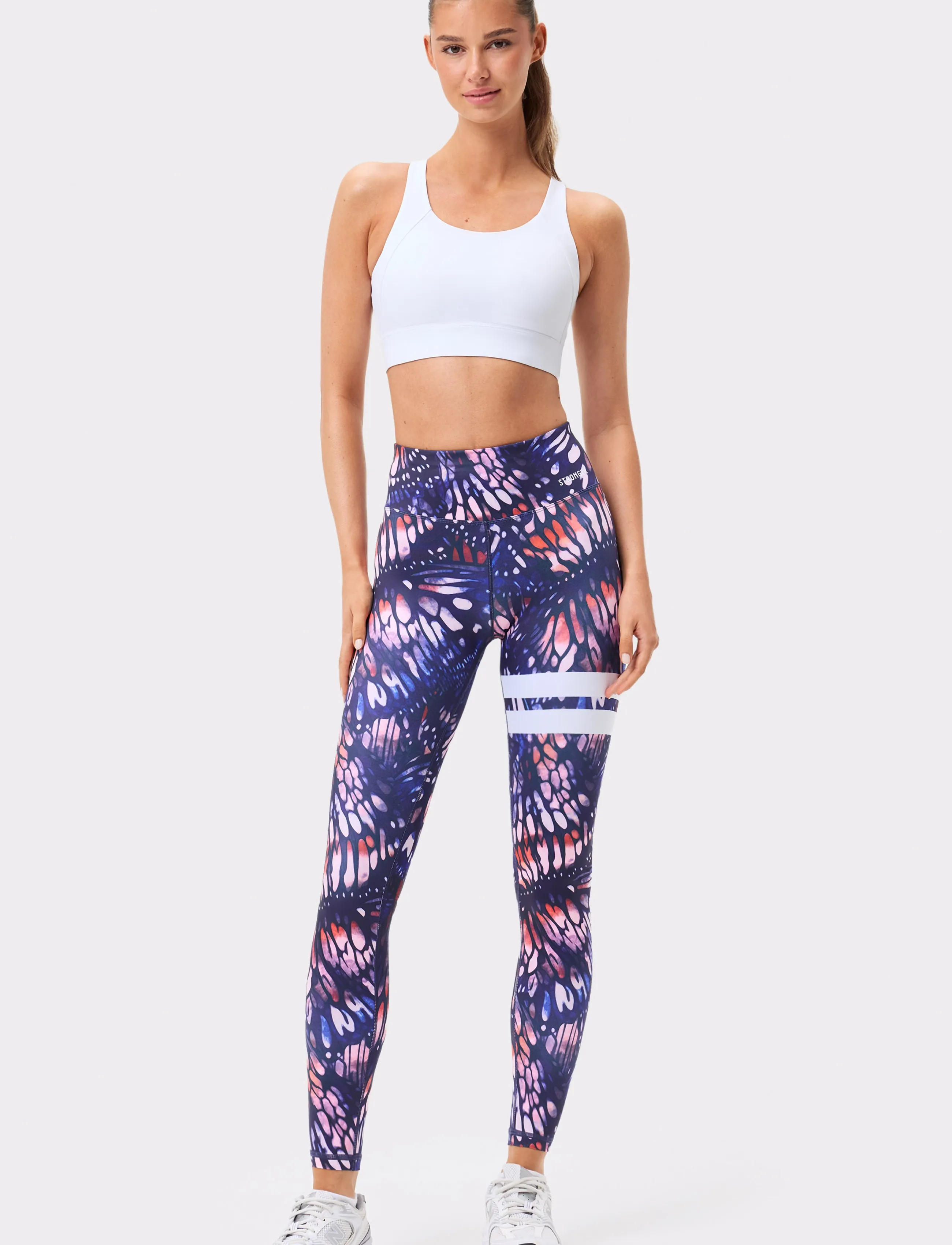 STRONGER - Explore Printed Leggings - træningstights - dark butterfly print - 2