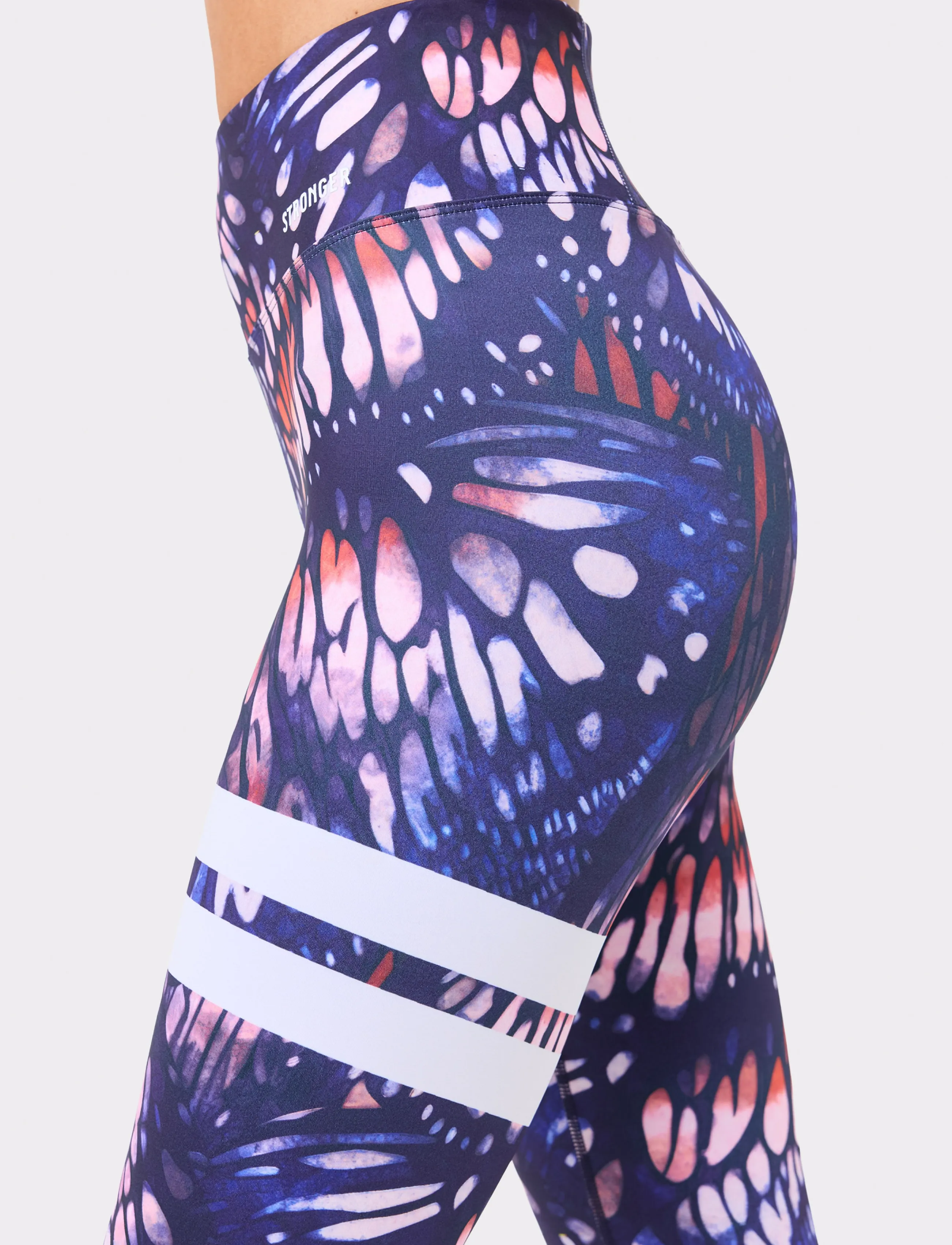 STRONGER - Explore Printed Leggings - træningstights - dark butterfly print - 3