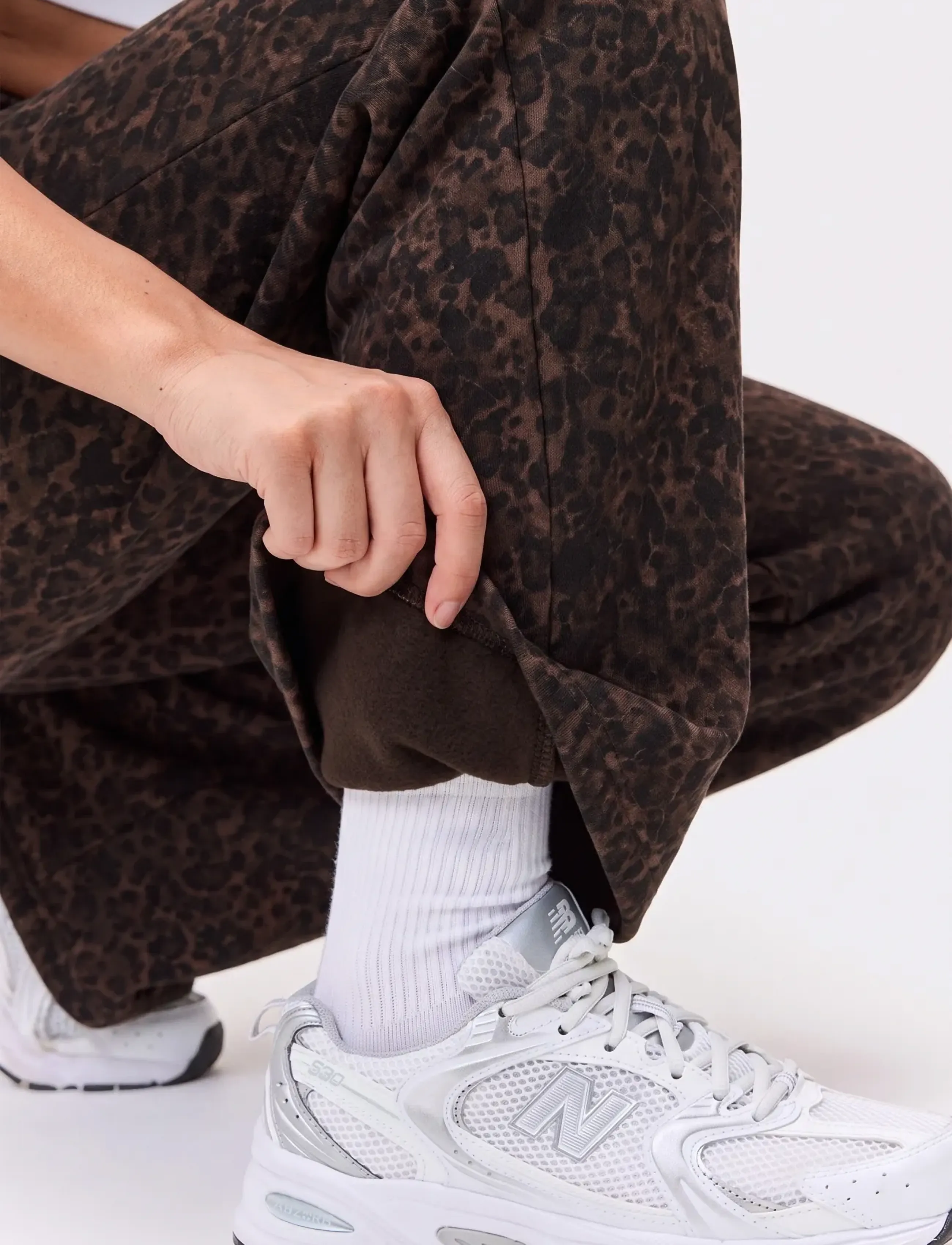 STRONGER - Relaxed Wide Sweatpants - joggingbukser - dark leo - 5