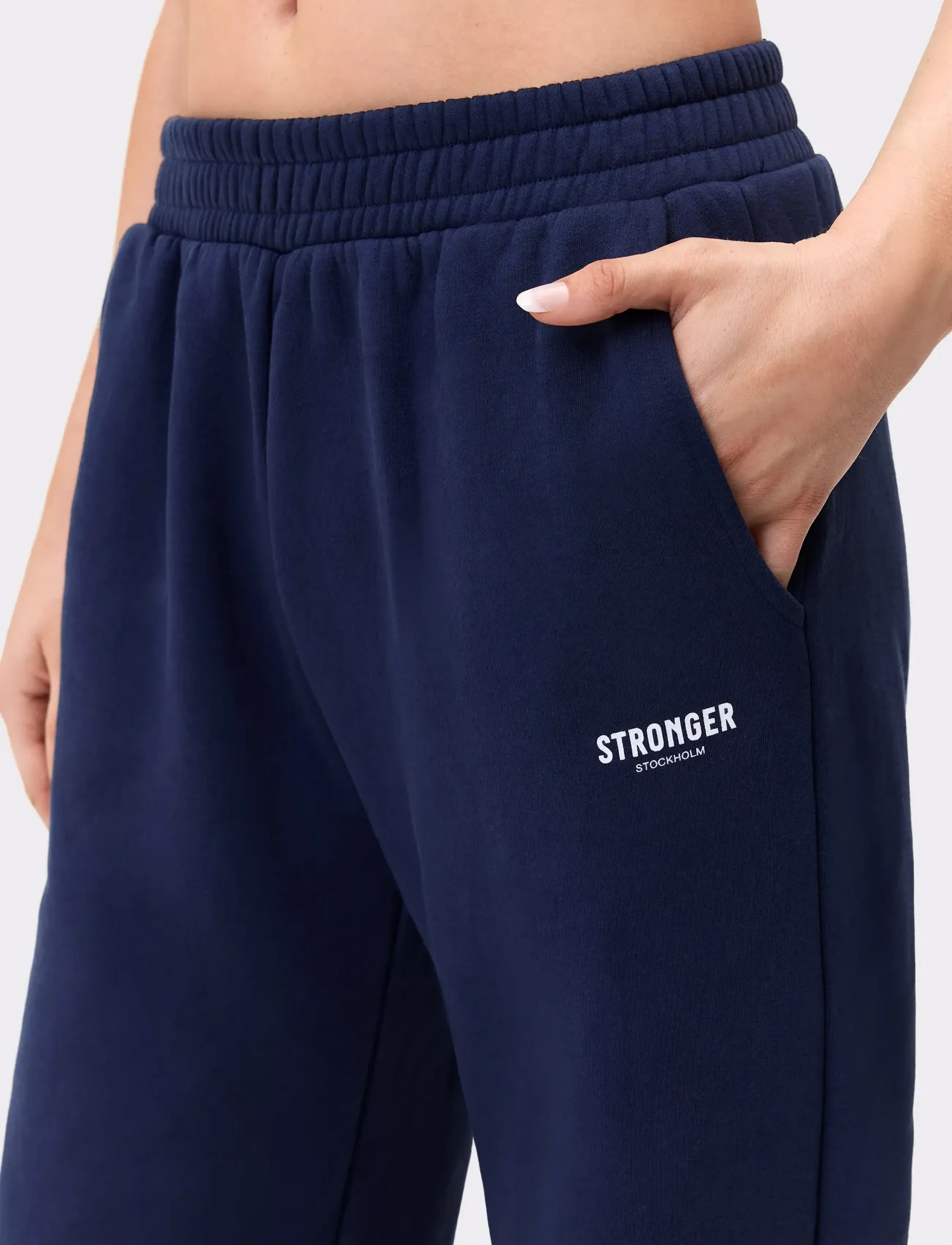 STRONGER - Relaxed Wide Sweatpants - träningsbyxor - navy blazer - 0