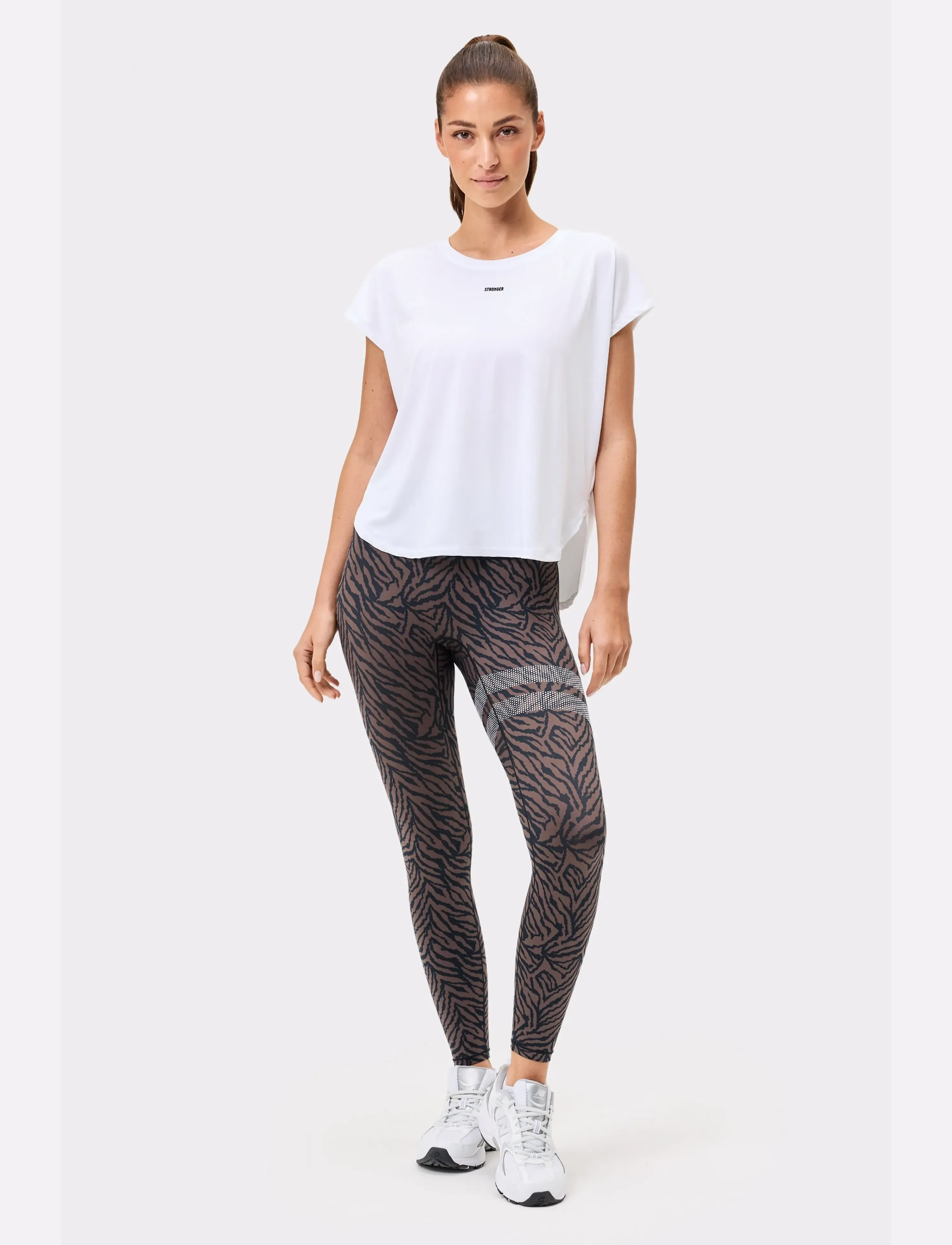 STRONGER - Drop T-shirt - t-shirts - white - 3