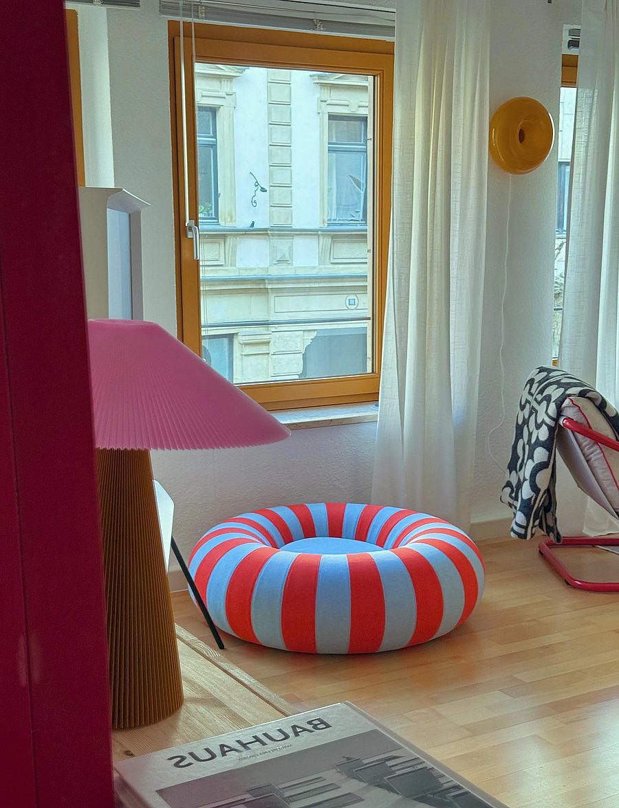 Studio About - FLOAT - poufs - blue/red - 3