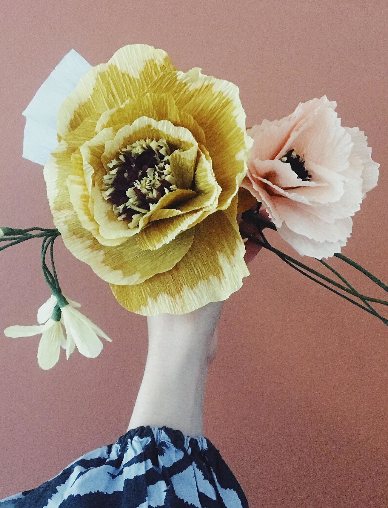 Studio About - PAPER FLOWER, AFRICAN LILY - dirbtinės gėlės - yellow - 2