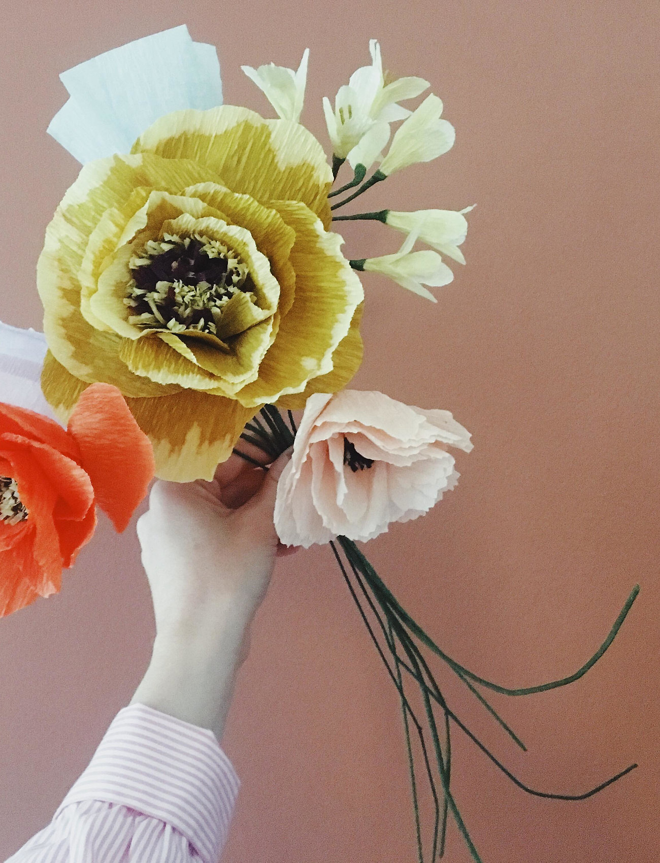 Studio About - PAPER FLOWER, AFRICAN LILY - dirbtinės gėlės - yellow - 4