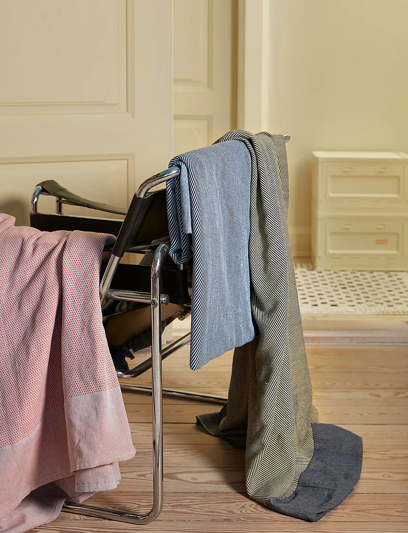 Studio About - THROW, DARK BLUE/LIGHT BLUE - blankets & throws - dark blue/light blue - 2