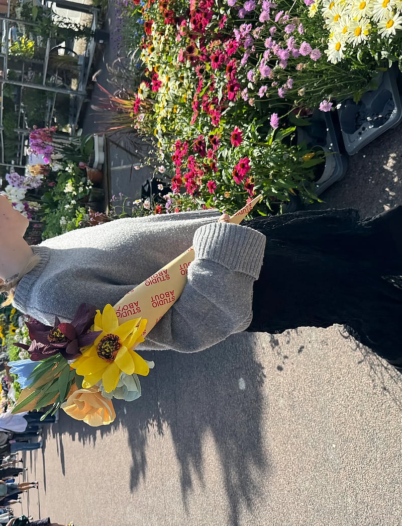 Studio About - PAPER FLOWER, BRANCH WITH DETAILED LEAFS, GREEN - green - 0