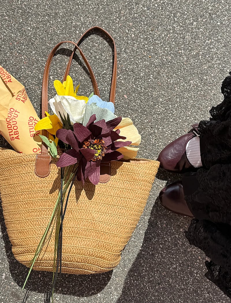 Studio About - PAPER FLOWER, BRANCH WITH DETAILED LEAFS, GREEN - green - 3