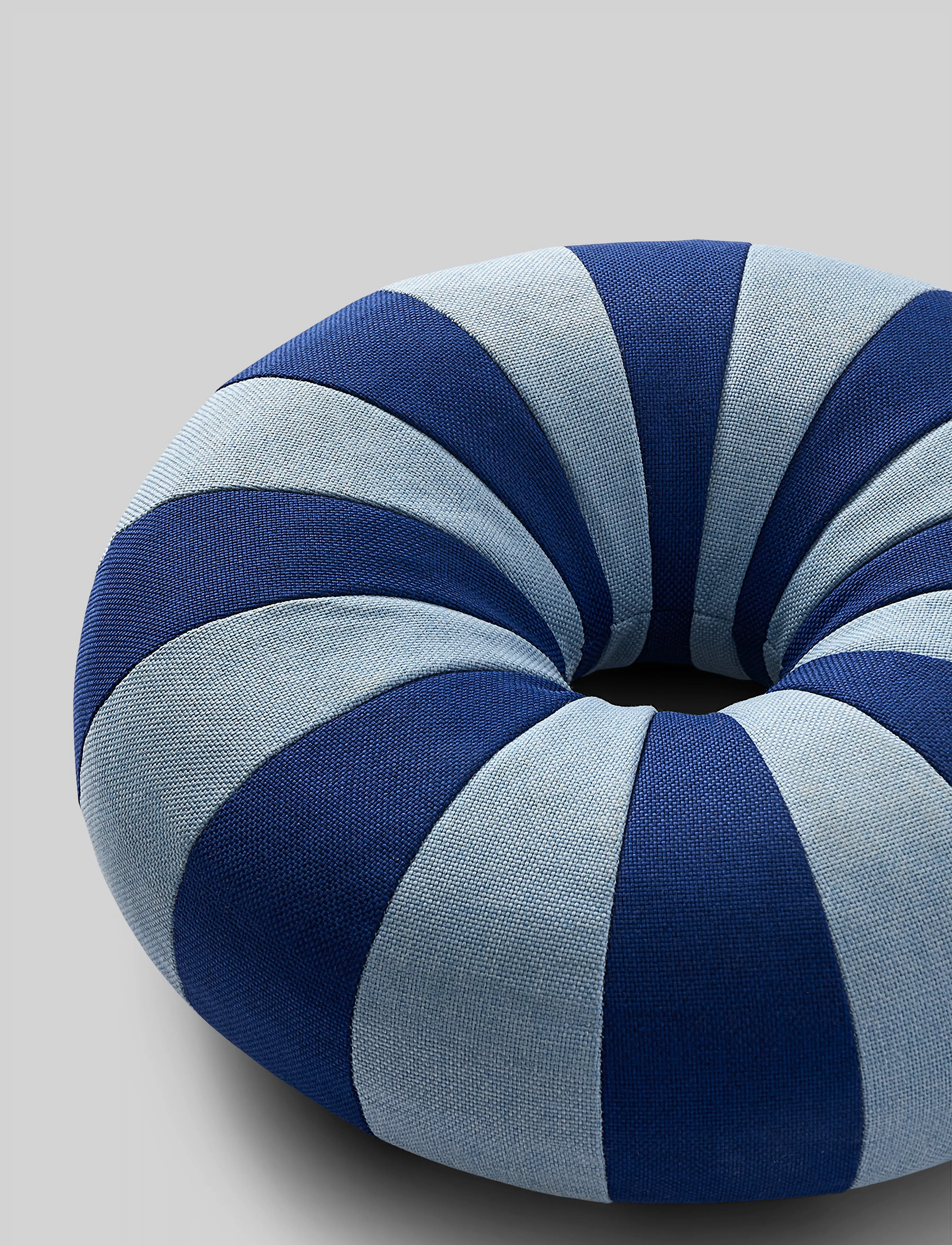 Studio About - FLOAT PILLOW, BLUE/DARK BLUE - padjad - dark blue/blue - 1
