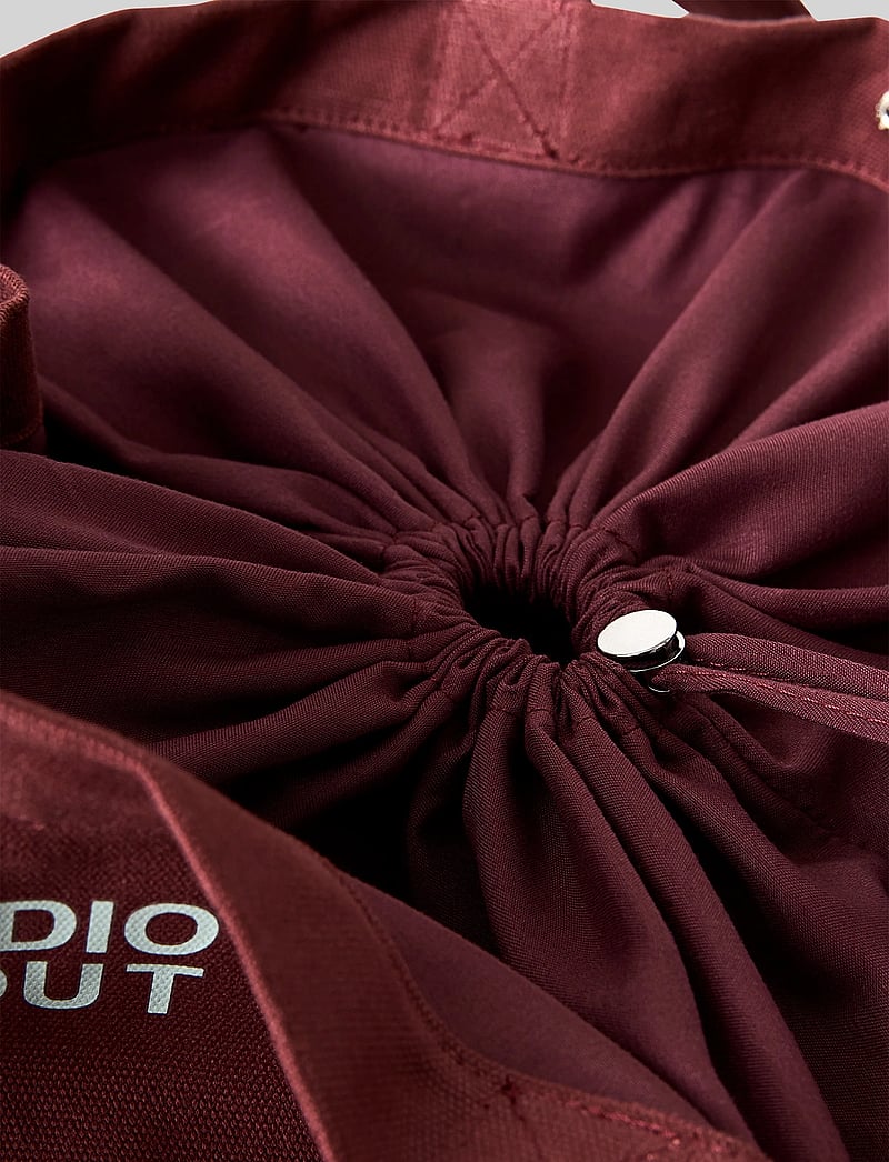 Studio About - TOTE BAG, BORDEAUX/MINT - tote bags - bordeaux/mint - 3