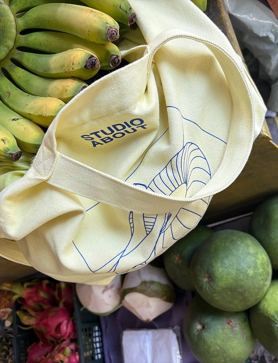 Studio About - TOTE BAG, YELLOW/BLUE - tote bags - yellow/blue - 3
