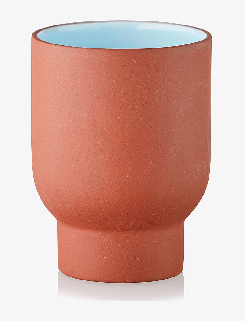 Studio About - CUP, TALL, CLAY TERRACOTTA - die niedrigsten preise - terracotta/blue - 0