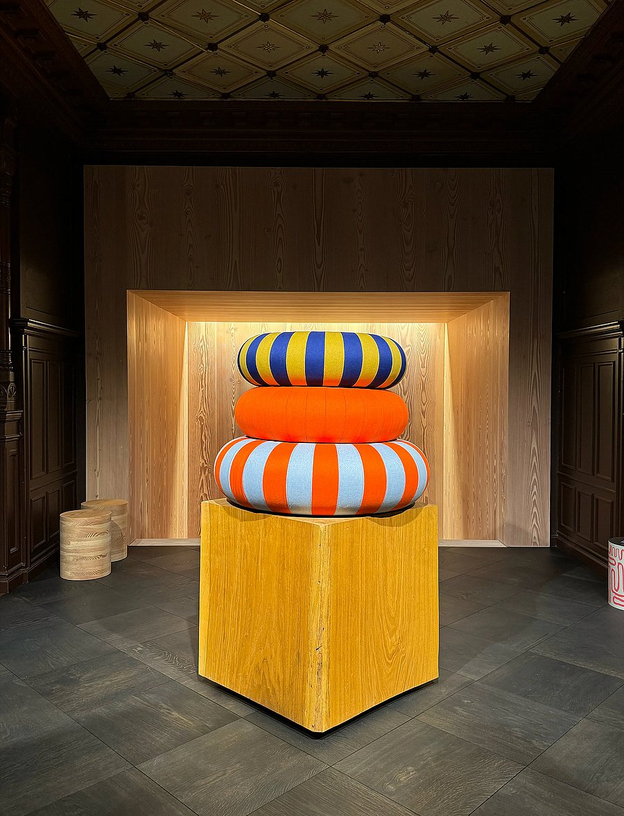 Studio About - FLOAT - poufs - dark blue/ochre - 4