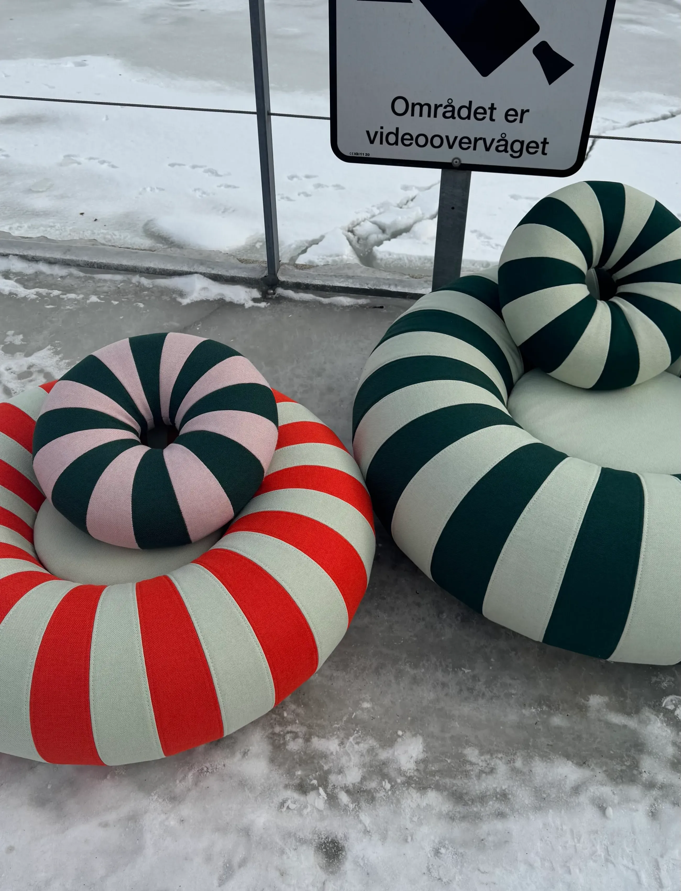 Studio About - FLOAT, SMALL, RED/MINT - pouffes - red/mint - 2