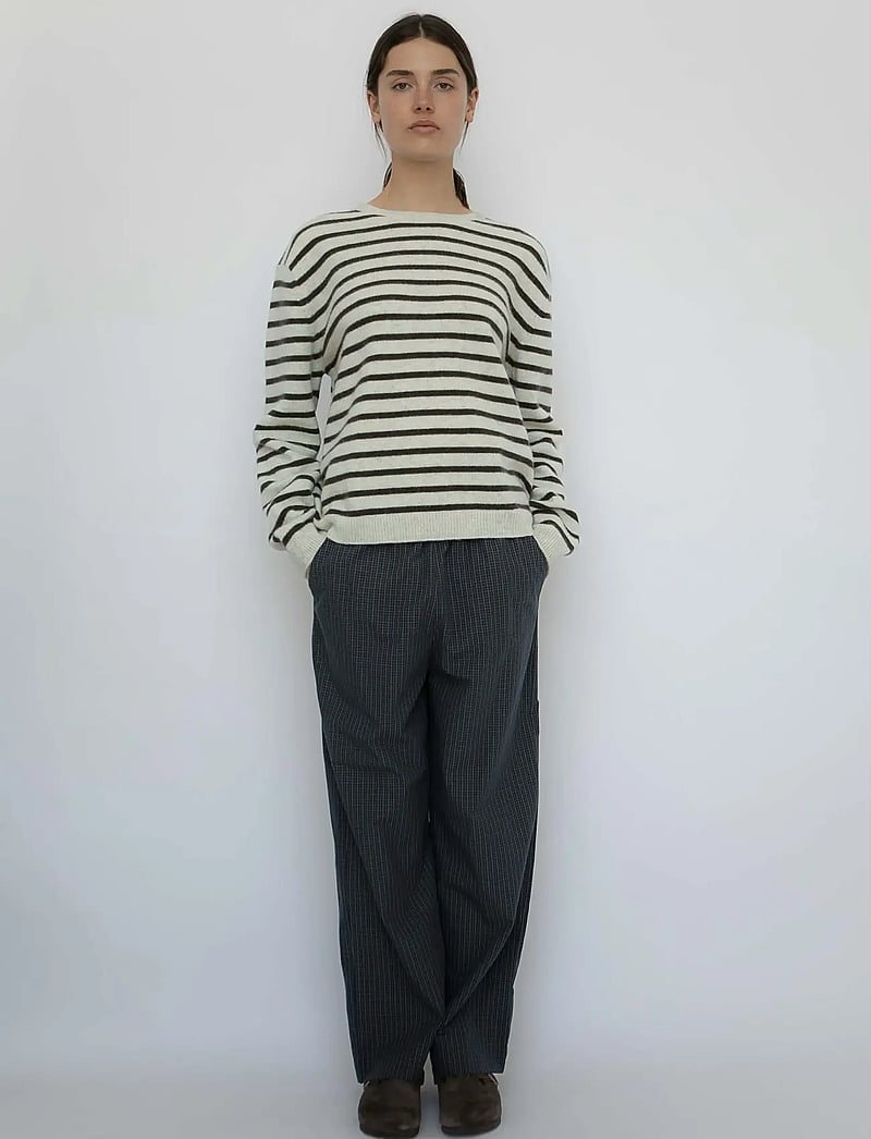 STUDIO FEDER - DAGMAR PANTS - leveälahkeiset housut - black pinstripe - 0