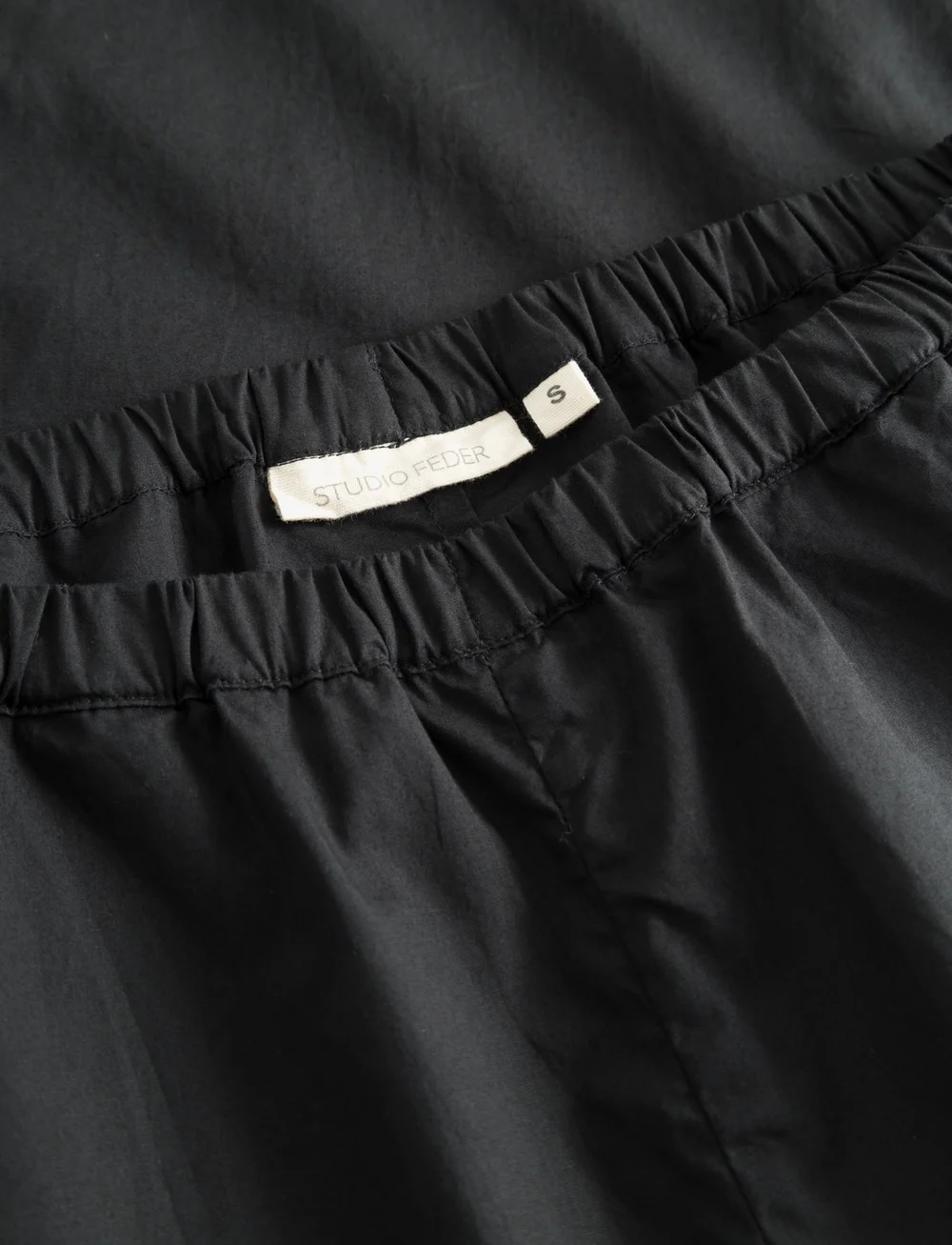 STUDIO FEDER - BELLA PANTS - POPLIN - hosen mit weitem bein - black - 2