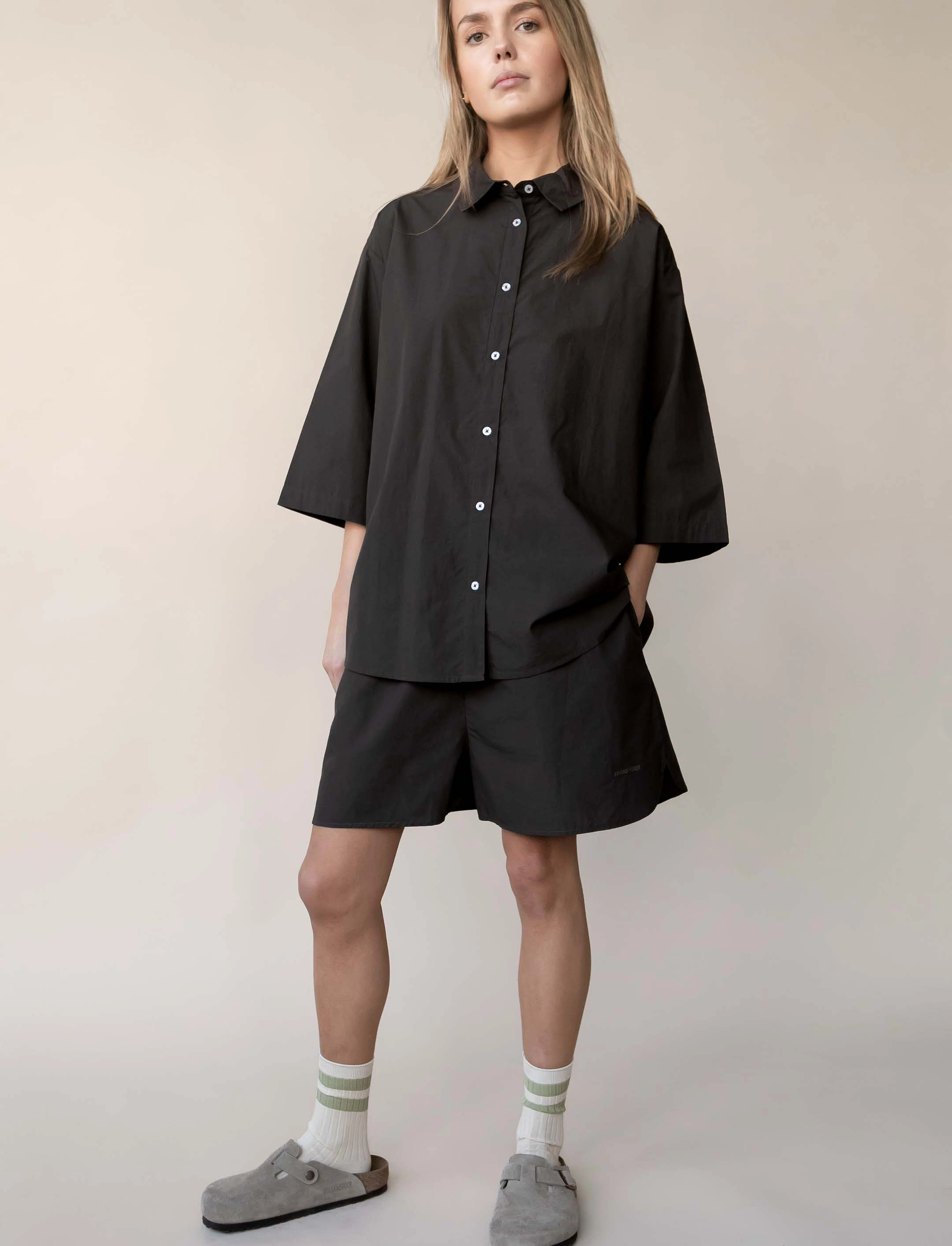 STUDIO FEDER - Cecilia shirt - kortærmede skjorter - black - 4