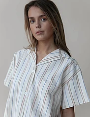 STUDIO FEDER - Victoria Shirt - kortærmede skjorter - la vie - 2